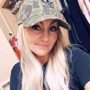 Meet your Posher, Melissa